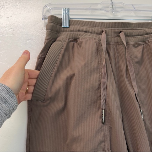 Lululemon Dance Studio Relaxed-Fit Mid-Rise Cargo Pant Taupetastic Size XXS - Picture 4 of 15